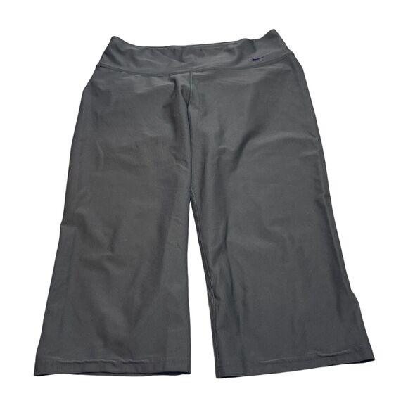 Nike Dri-Fit Capri Leggings Women's Medium Black Swoosh High-Waist Performance - Picture 1 of 6